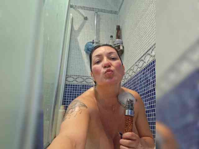 cristalboom's chat room