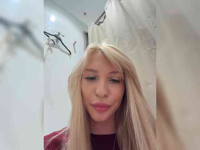 Cristi-Candy's chat room