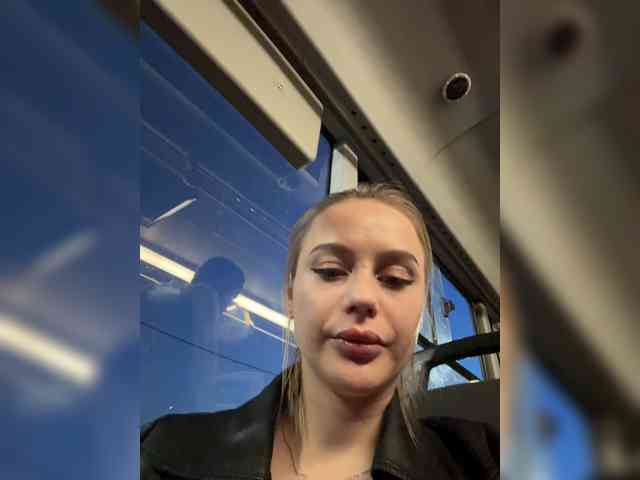 _Katrinka_'s chat room