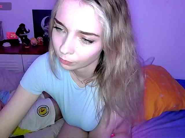 Almondmilka's chat room