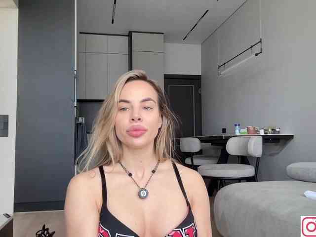 diffgirls1-1's chat room