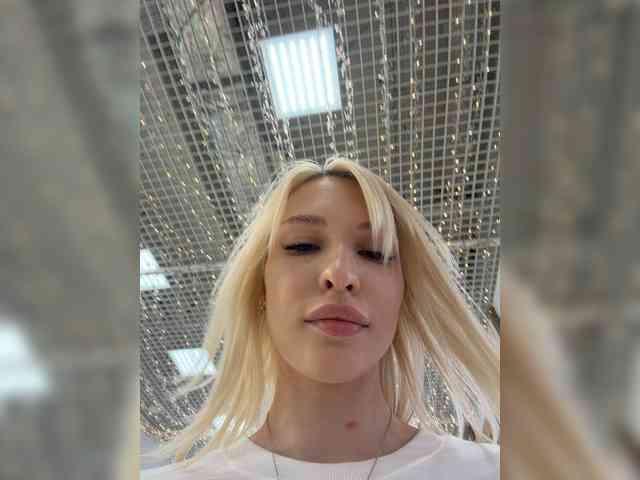 Cristi-Candy's chat room