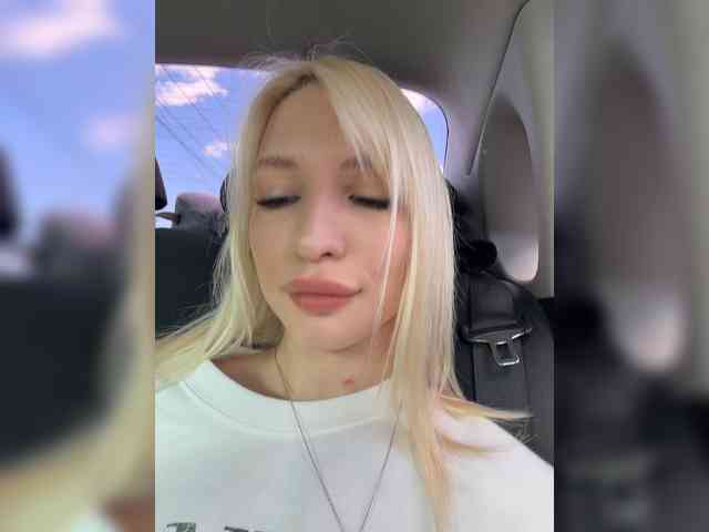 Cristi-Candy's chat room