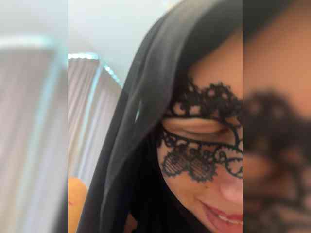 hiddenCrazySlut's chat room