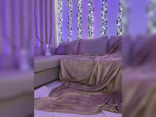 DearAmiira's chat room