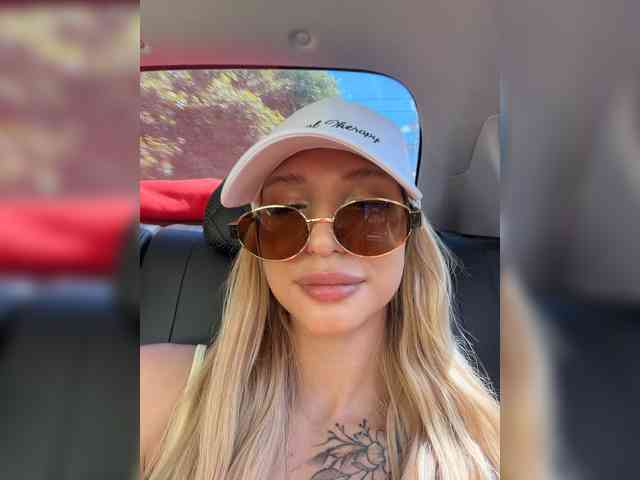 Cristi-Candy's chat room