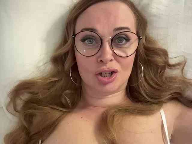 Milf_Zabava's chat room
