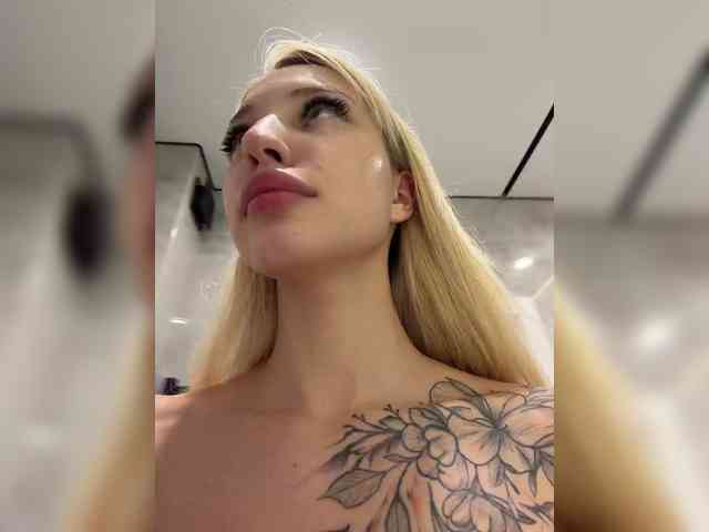 Cristi-Candy's chat room