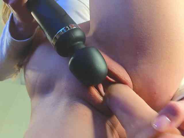lili-roze's chat room