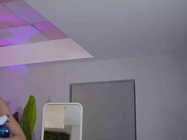 RaquelleVon's chat room