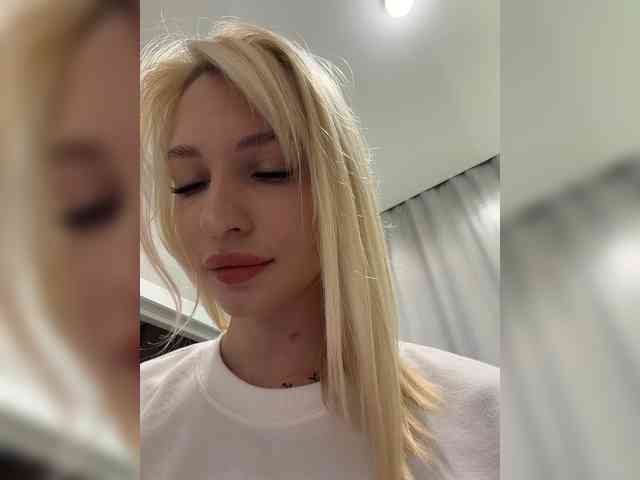 Cristi-Candy's chat room