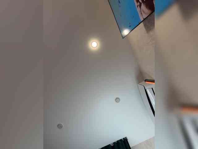 _Ellidi_'s chat room