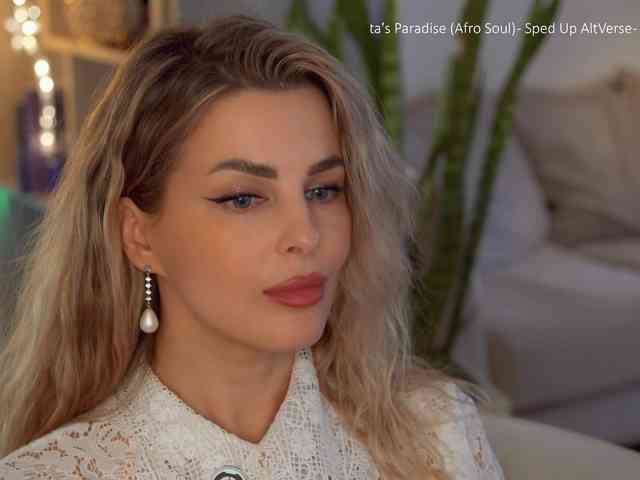 _Lady_M_'s chat room