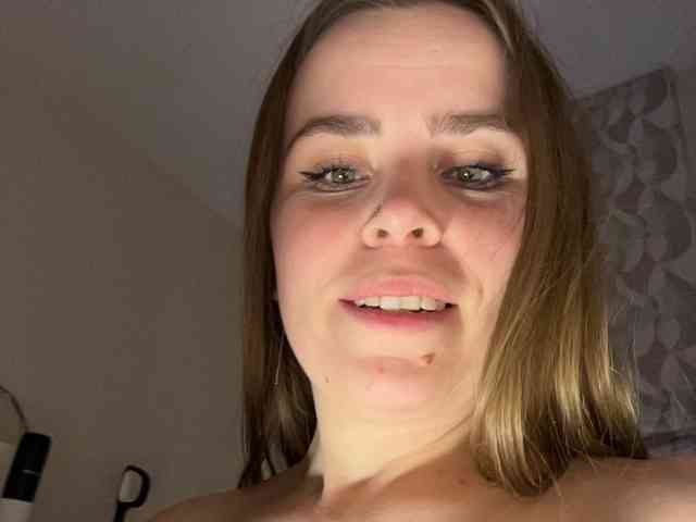 LolaSexxx's chat room