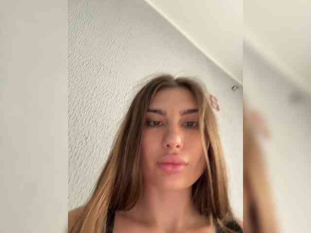 -EmilyBaby-'s chat room