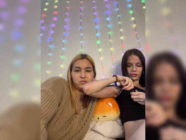 -Zoe-Love-'s chat room