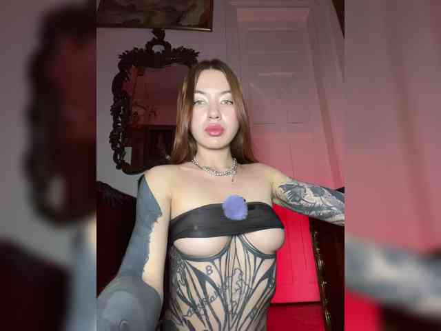 LINA69FEMDOM's chat room