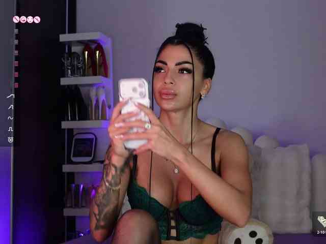 AngelaMyst's chat room