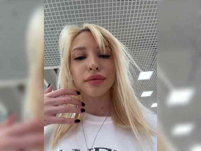 Cristi-Candy's chat room