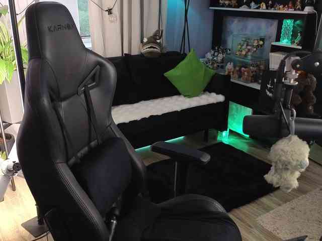 Kira_Li_Lime's chat room