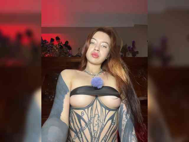 LINA69FEMDOM's chat room