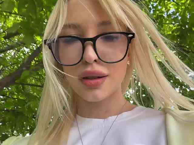 Cristi-Candy's chat room