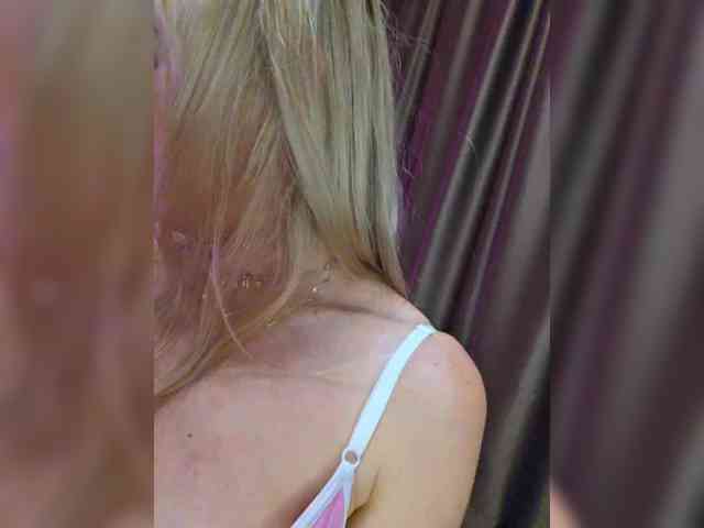 -Love-blondi's chat room