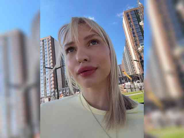 Cristi-Candy's chat room