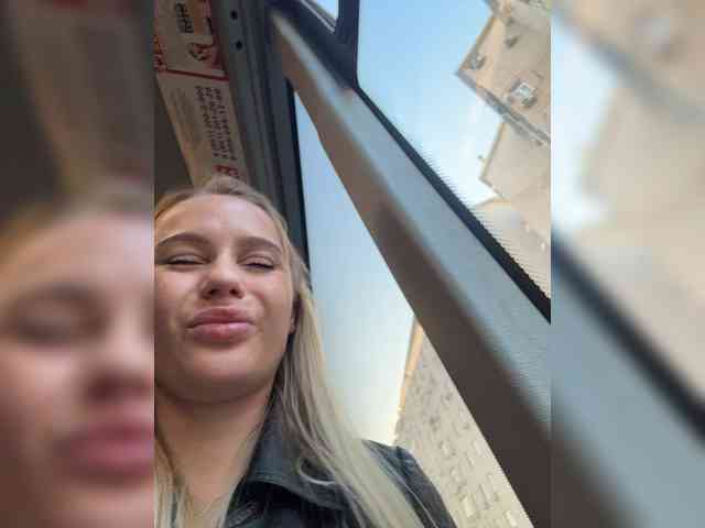 _Katrinka_'s chat room