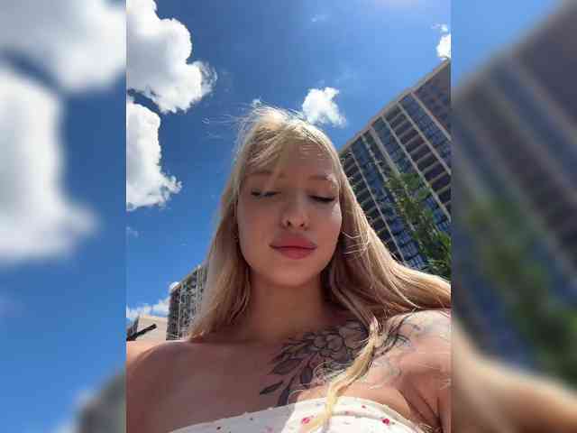 Cristi-Candy's chat room