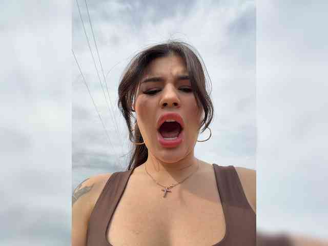 -MaybeBaby-'s chat room