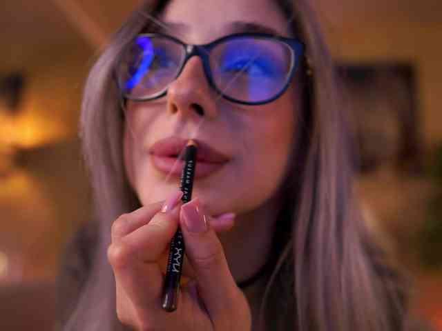 MaddieBryggs's chat room