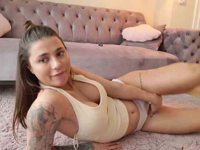 LennaGodess's chat room