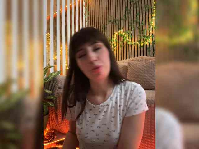 -Violetttttka-'s chat room