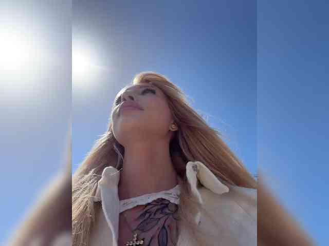 Cristi-Candy's chat room