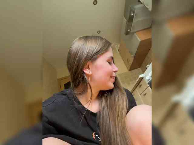 LolaSexxx's chat room
