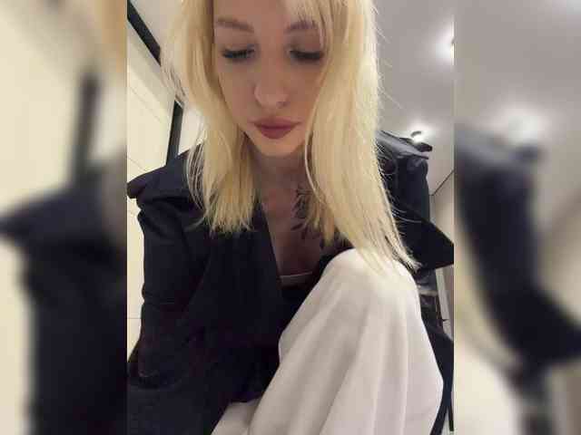 Cristi-Candy's chat room