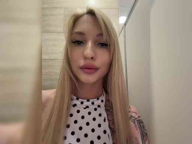 Cristi-Candy's chat room