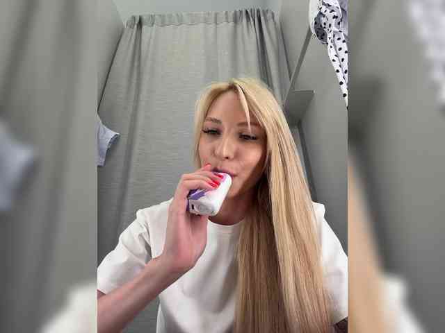 Cristi-Candy's chat room