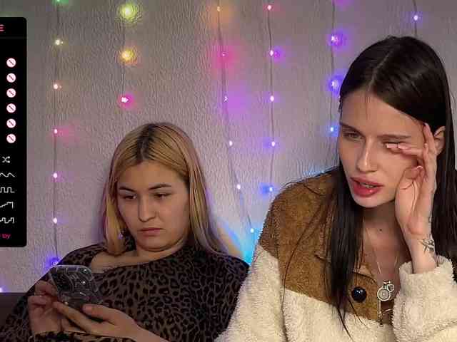-Zoe-Love-'s chat room