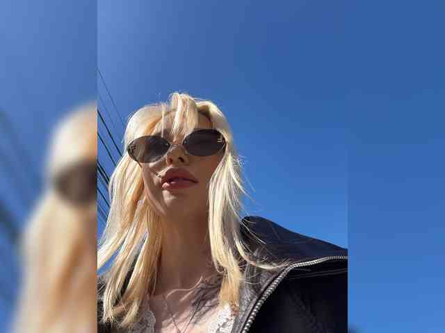 Cristi-Candy's chat room