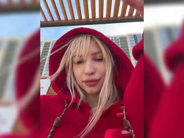 Cristi-Candy's chat room