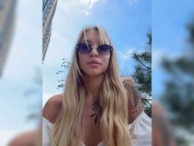 Cristi-Candy's chat room