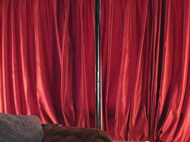LuxenNoir's chat room