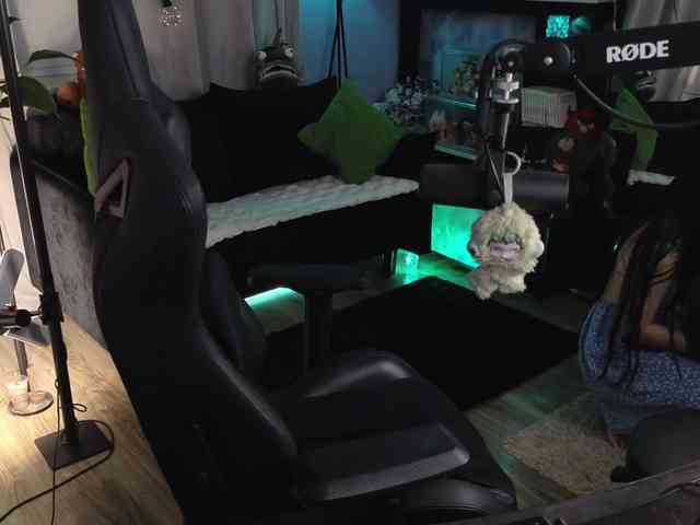 Kira_Li_Lime's chat room