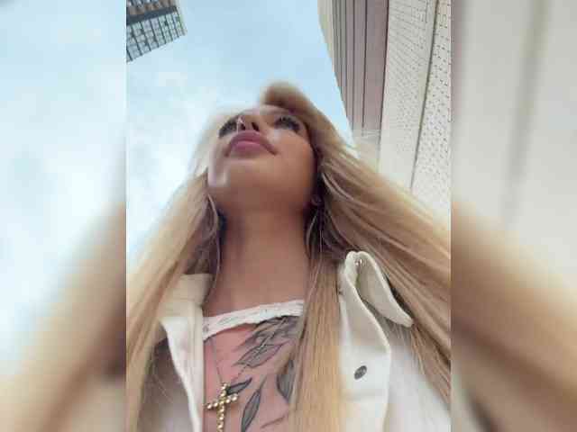 Cristi-Candy's chat room