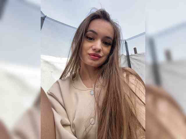 -_-_--------'s chat room