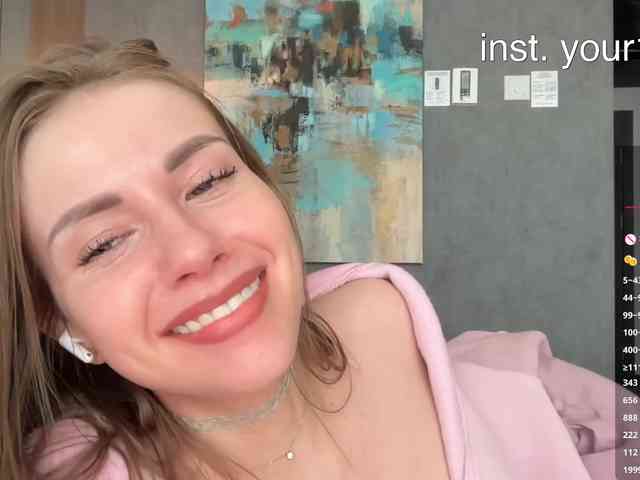 VikkiExtraCheese's chat room