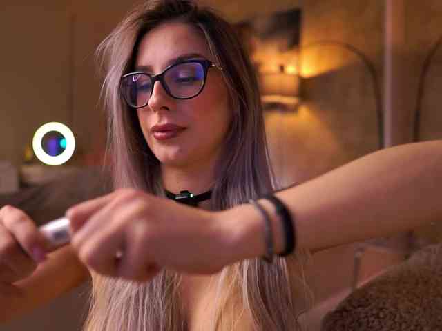 MaddieBryggs's chat room