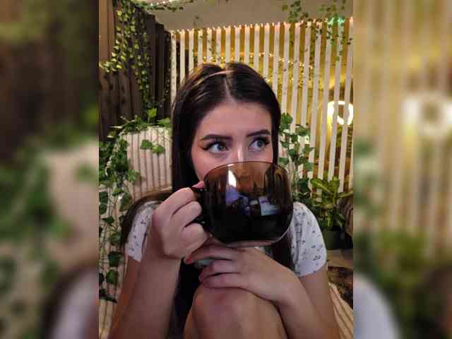 -Violetttttka-'s chat room